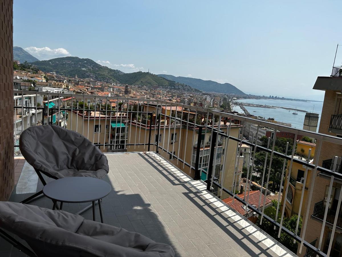 A Casa Di Roberta Appartement Salerno Buitenkant foto