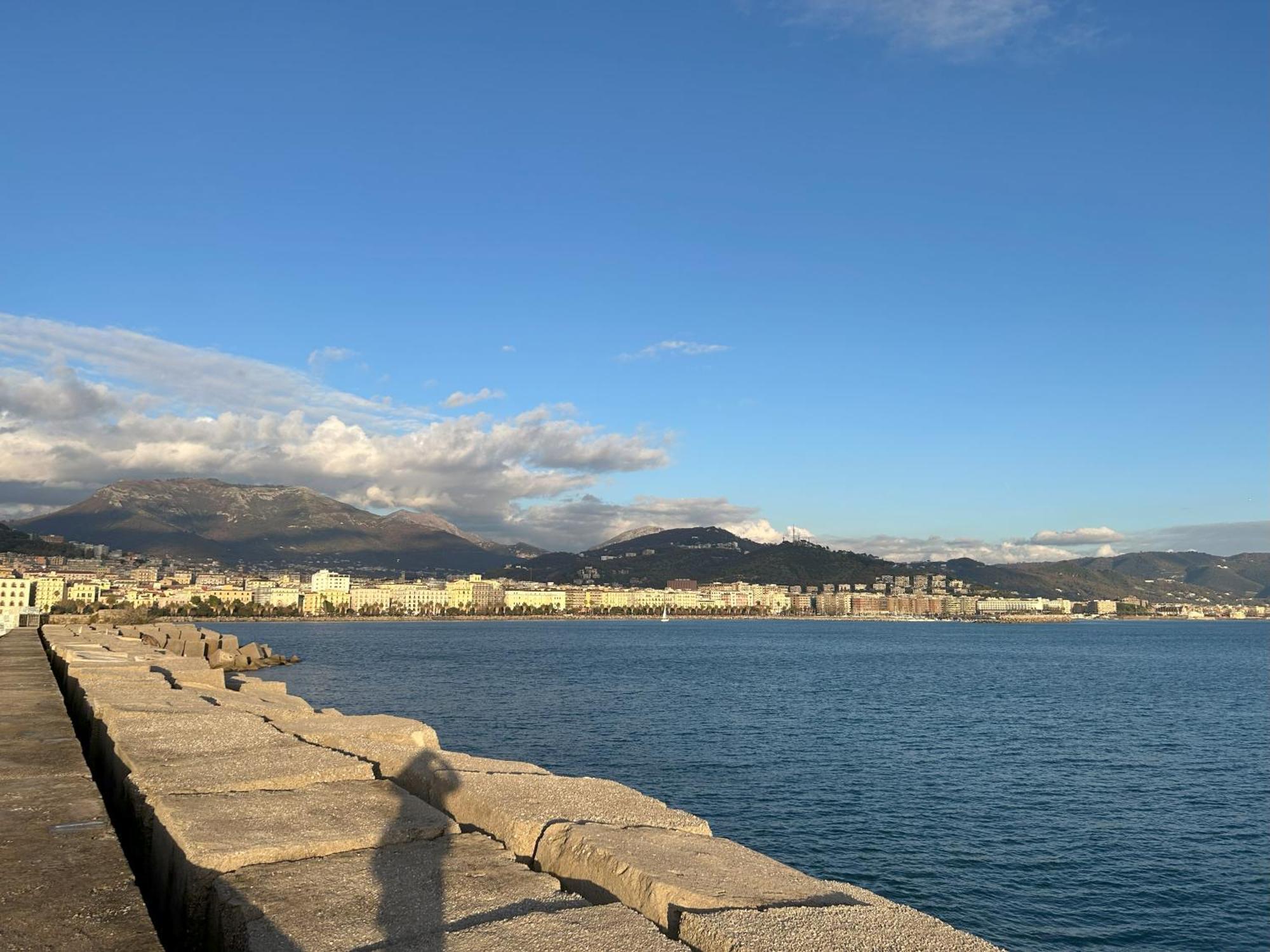A Casa Di Roberta Appartement Salerno Buitenkant foto